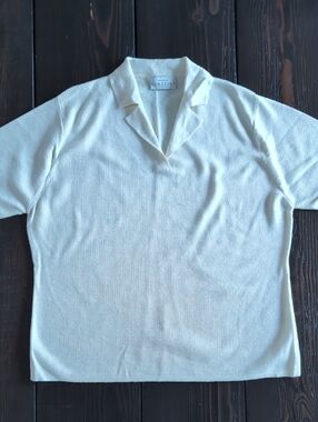 Vintage Woman's Classic Open-Collar Short-Sleeve Knit Sweater in Cream